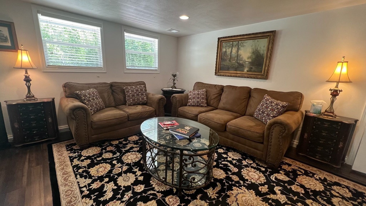 Photo of Livingroom in Mayfield