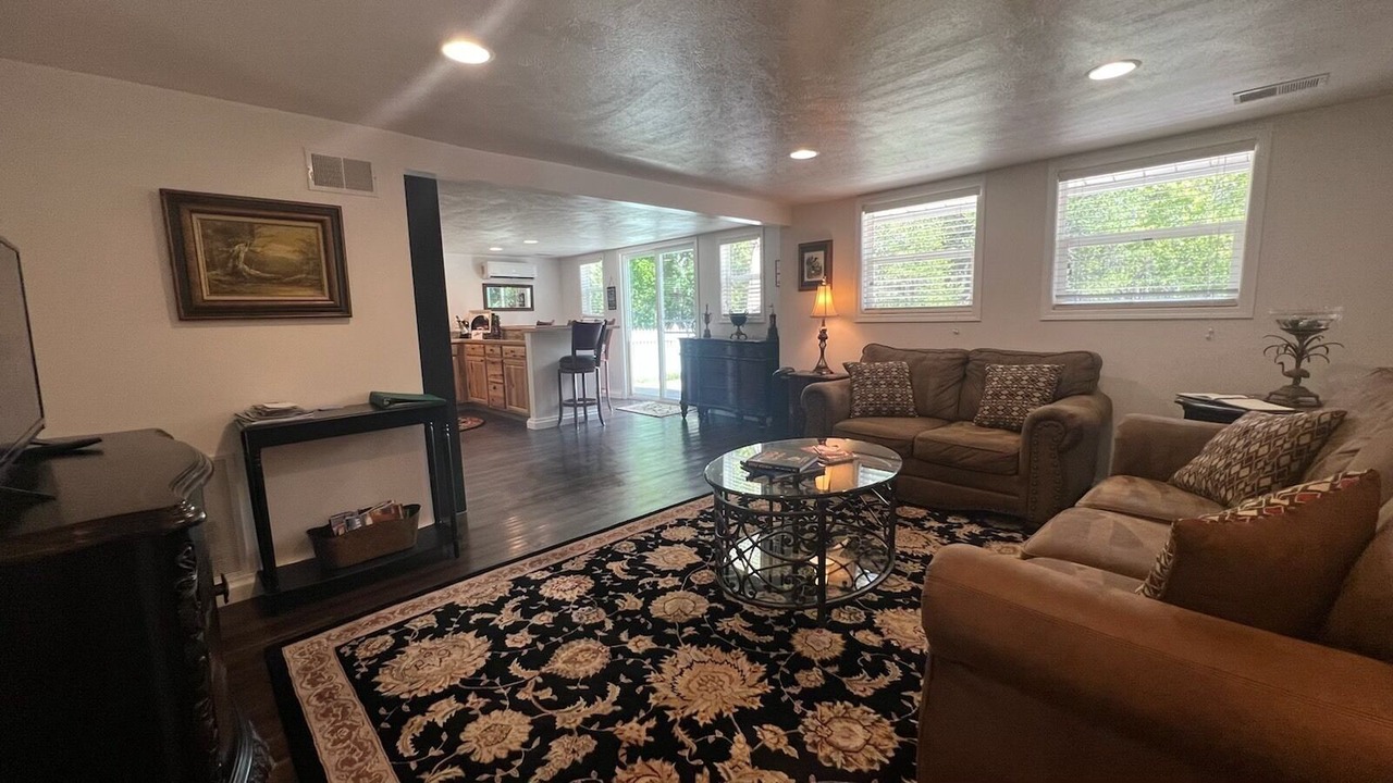 Photo of Livingroom in Mayfield