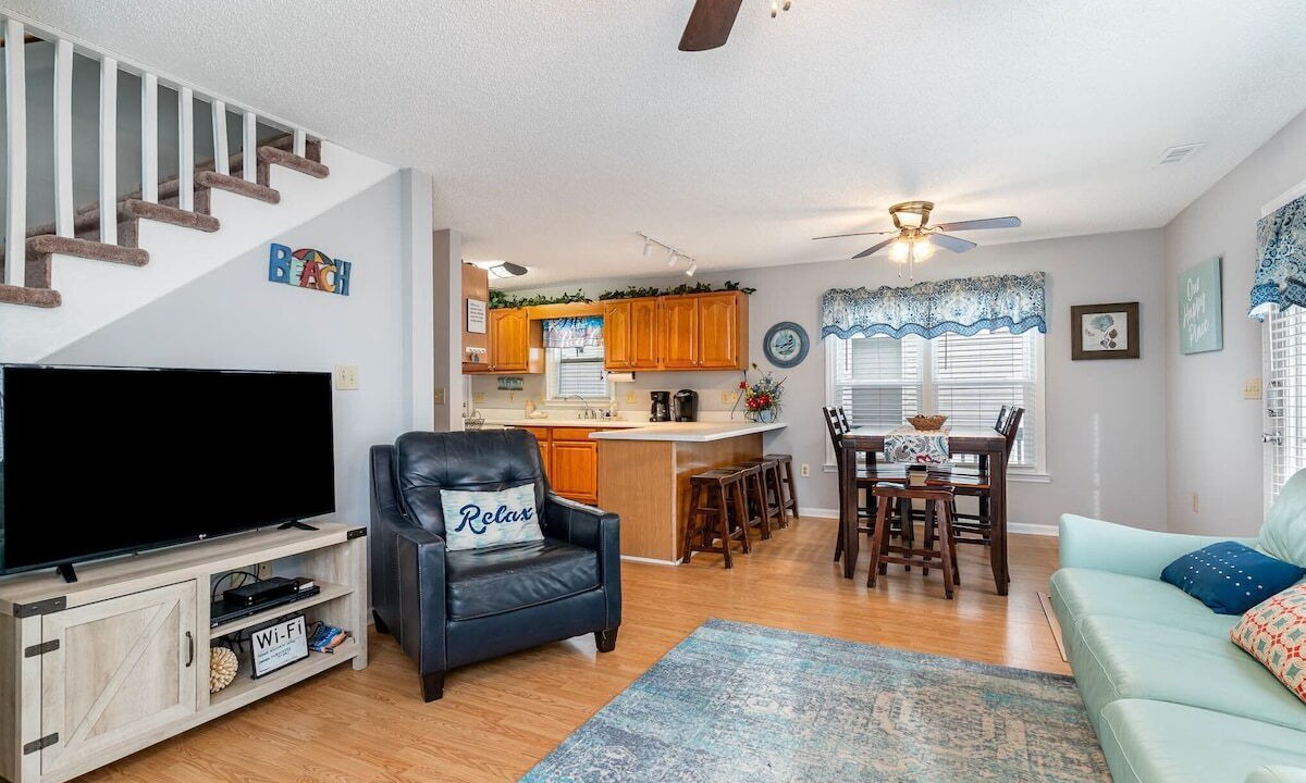 Photo of Livingroom in Surfside Beach