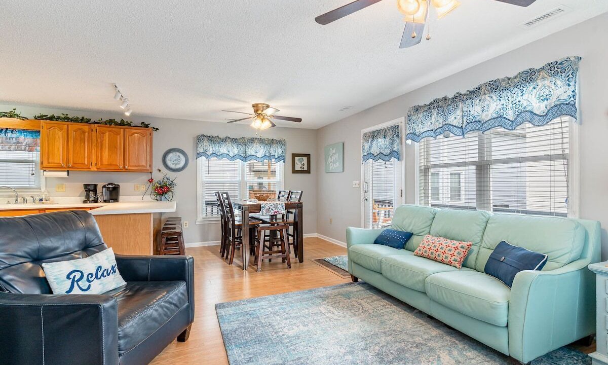 Photo of Livingroom in Surfside Beach