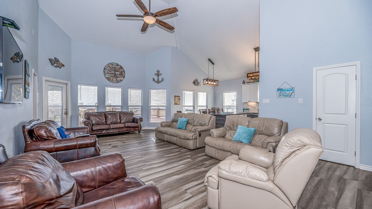 Photo of Bedroom in Crystal Beach