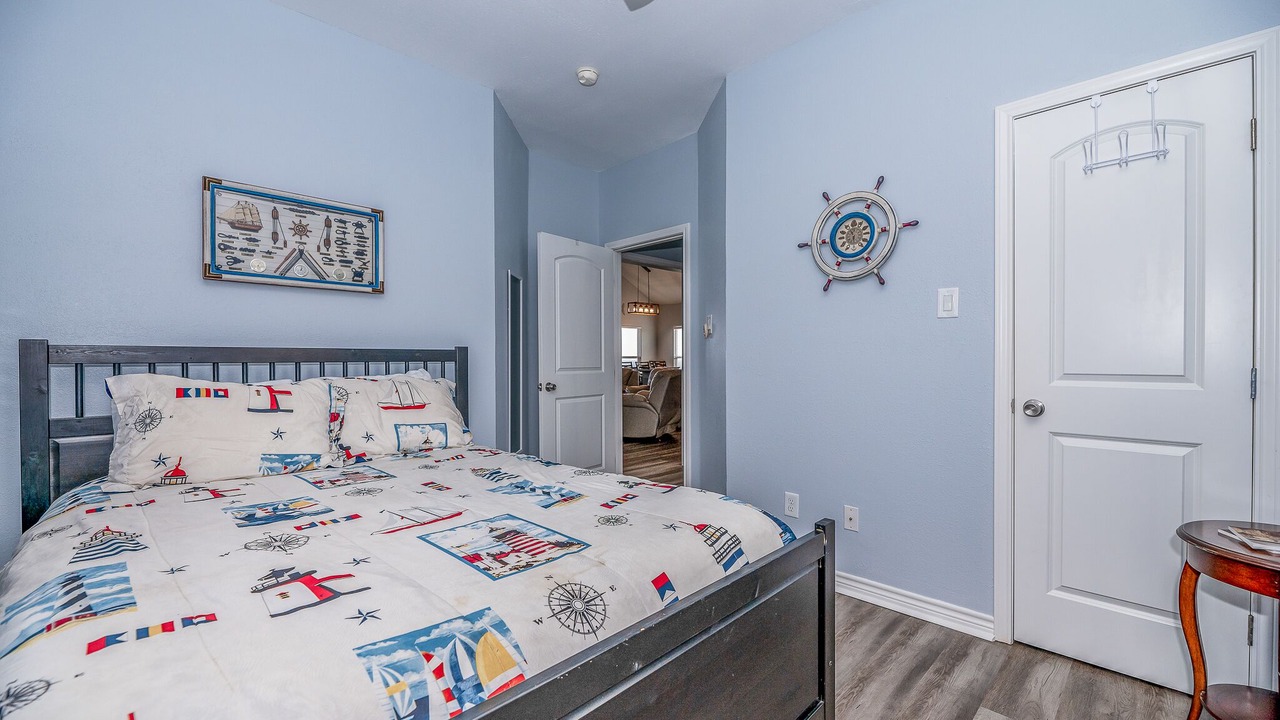 Photo of Bedroom in Crystal Beach