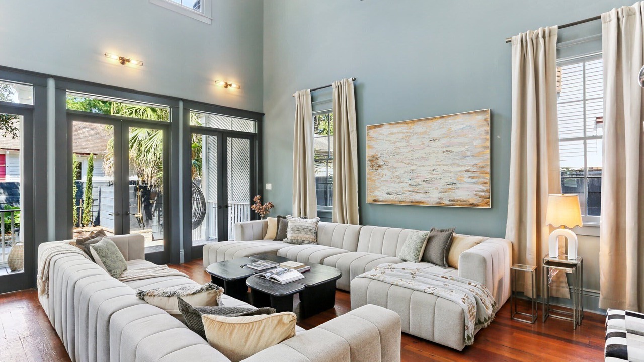 Photo of Livingroom in Lower Garden District