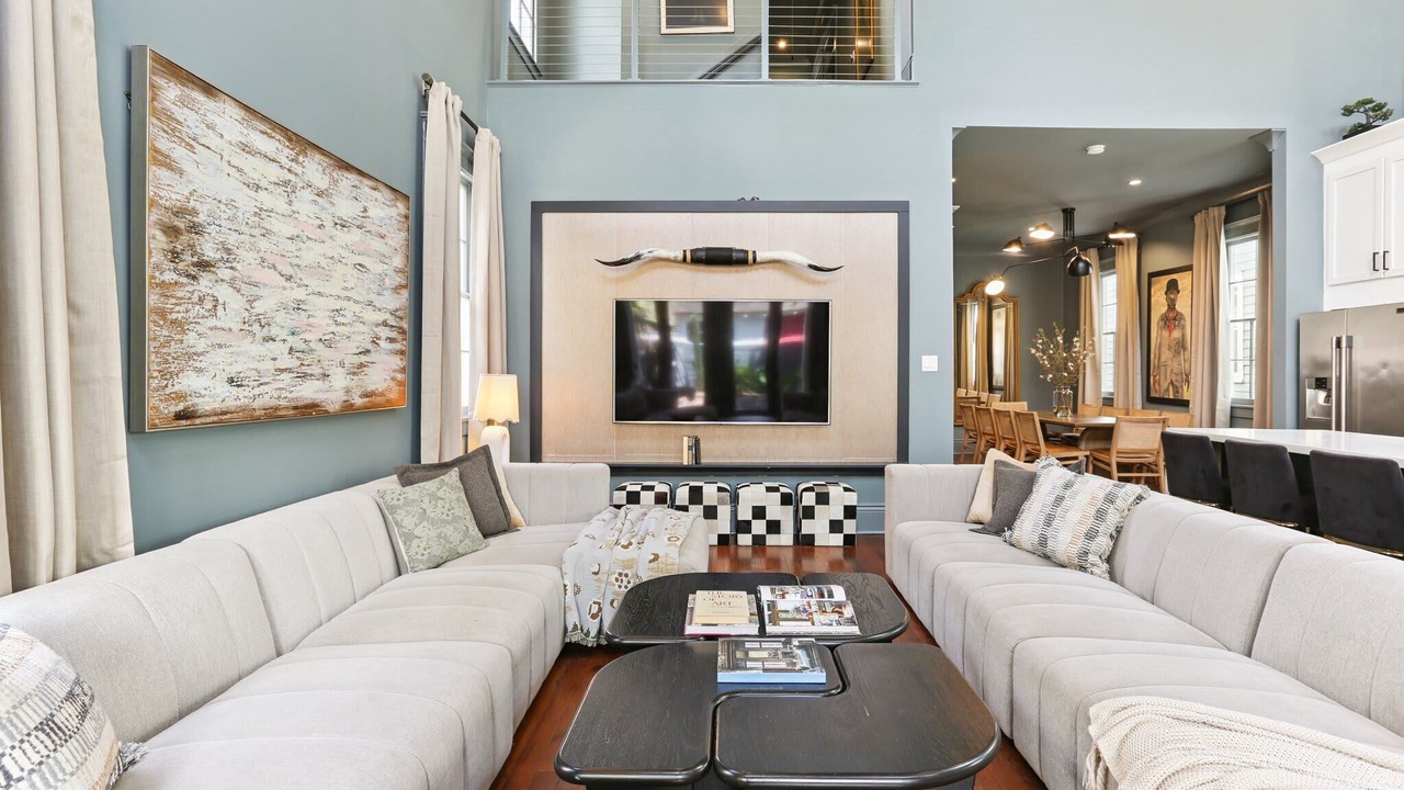 Photo of Livingroom in Lower Garden District