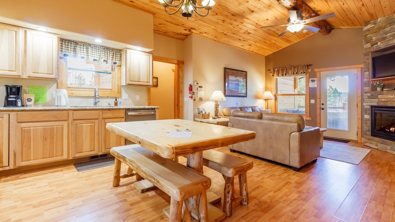 Photo of Livingroom in Woodland Park