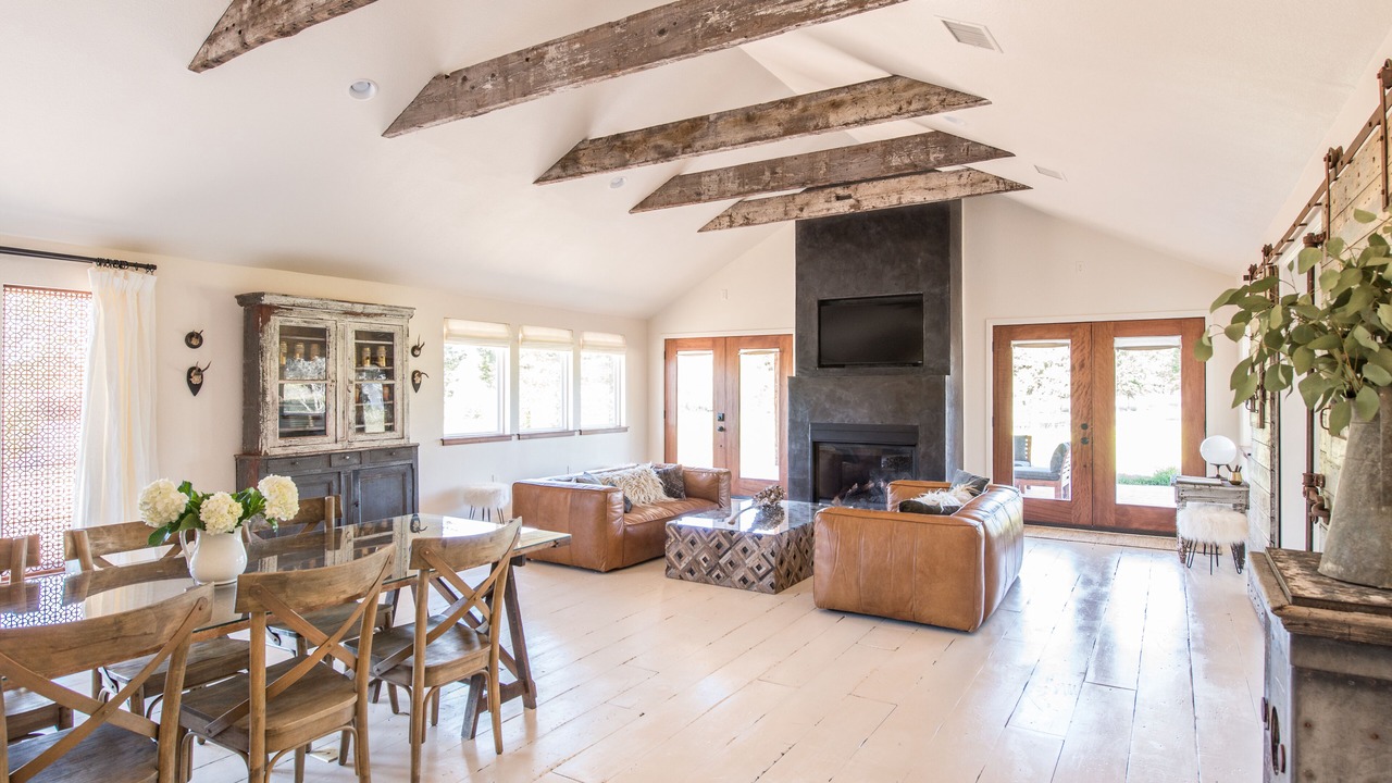 Photo of Livingroom in Round Top