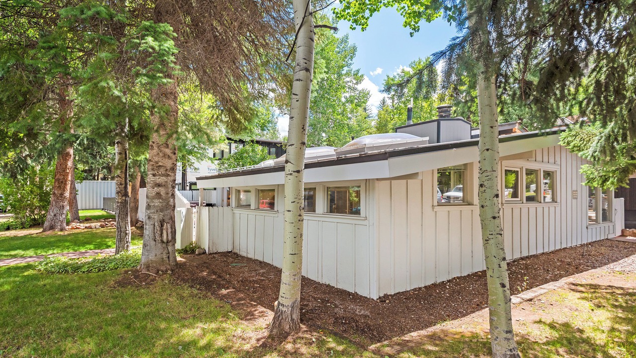 Photo of Outdoor in West End