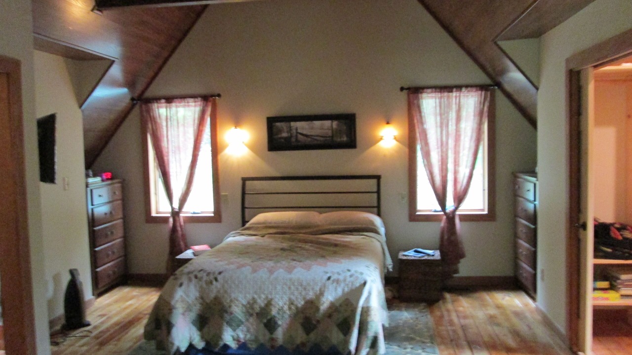 Photo of Bedroom in Boonsboro