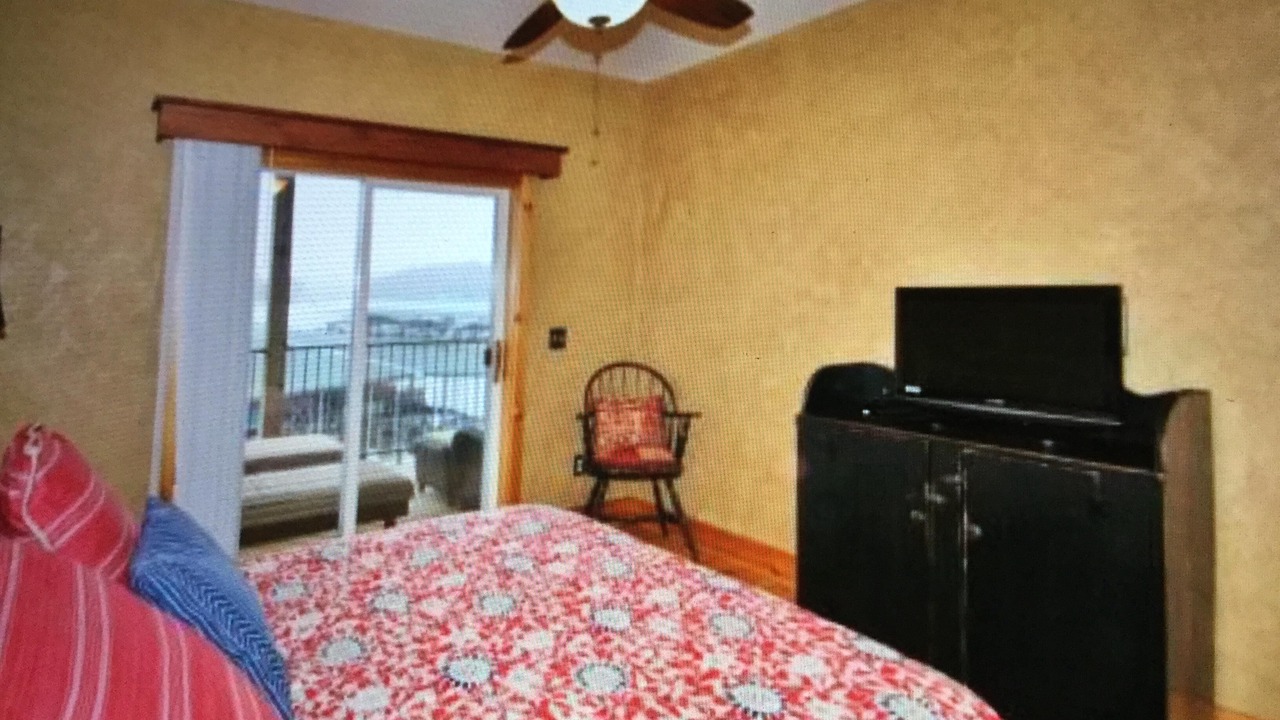 Photo of Bedroom in Camdenton