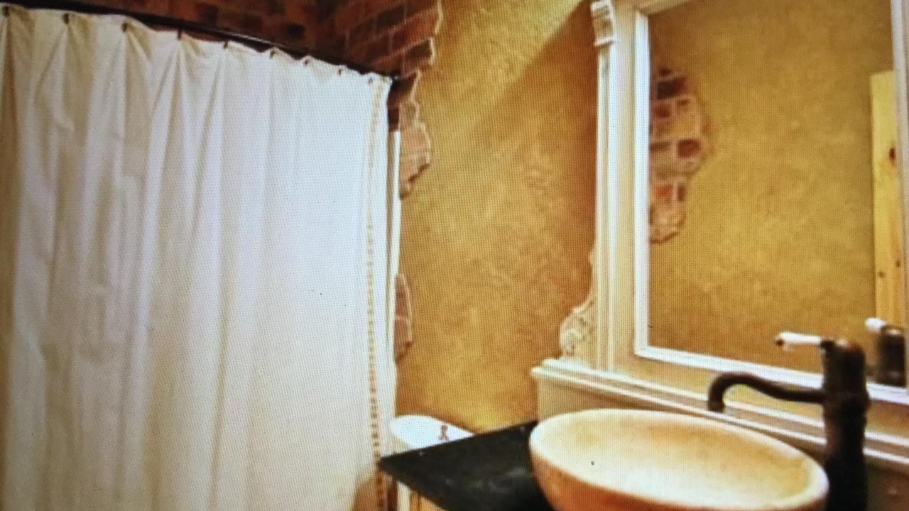 Photo of Bathroom in Camdenton