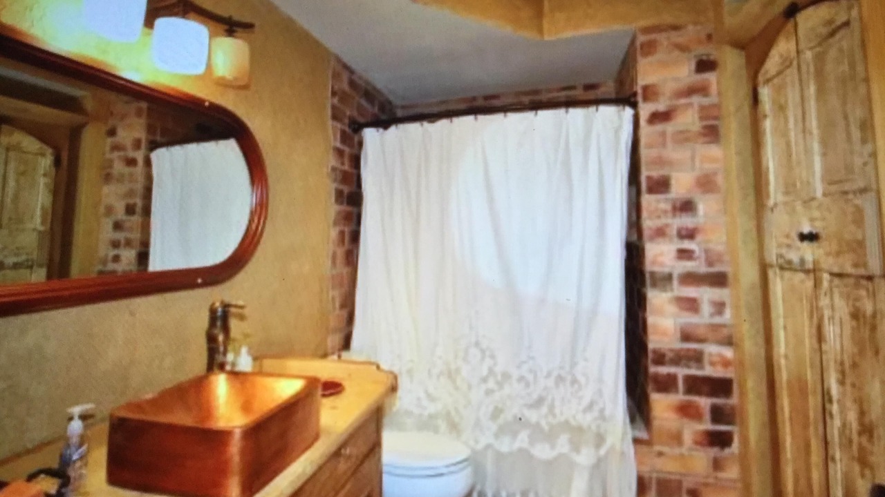 Photo of Bathroom in Camdenton