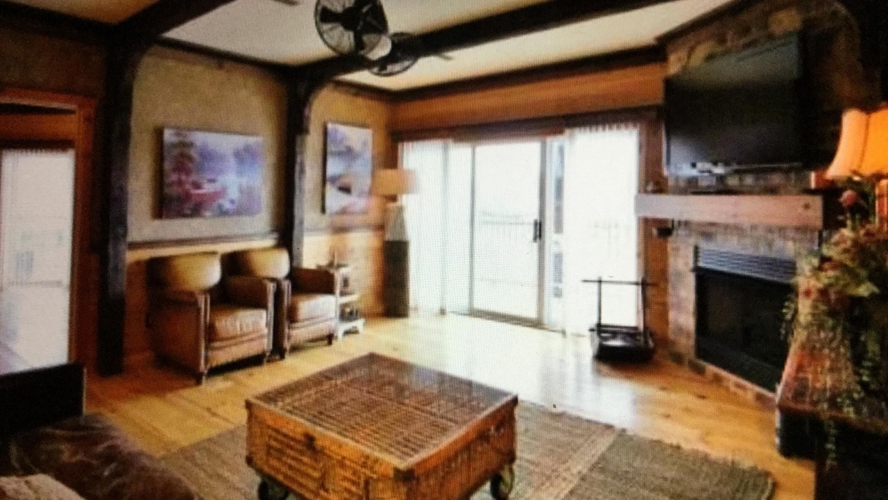 Photo of Livingroom in Camdenton