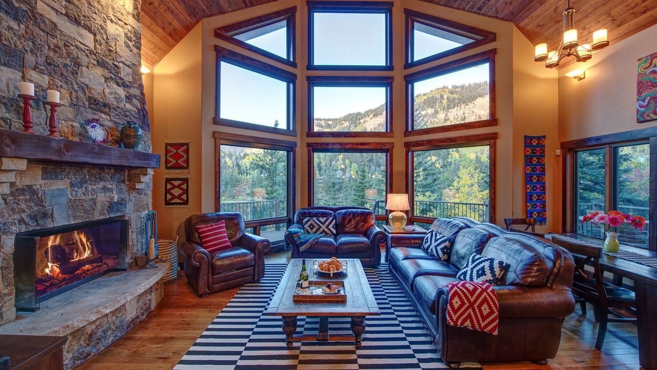 Photo of Livingroom in Columbine Lake