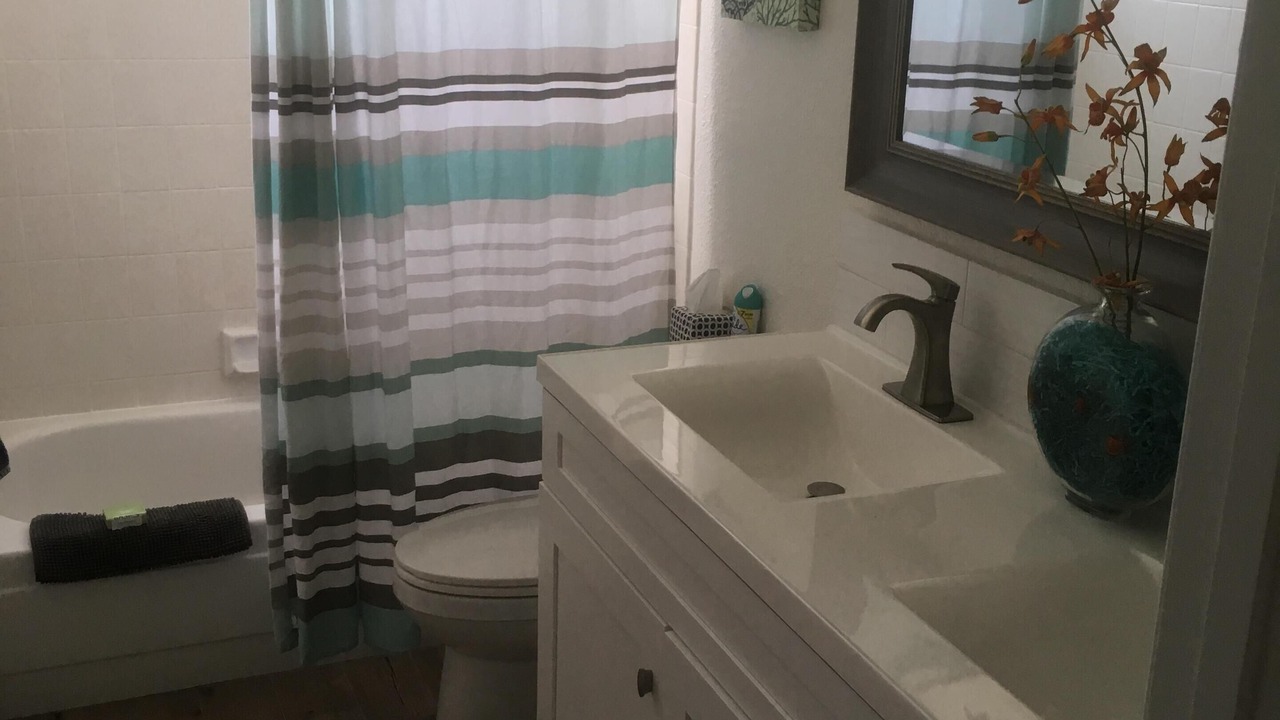 Photo of Bathroom in Spinnaker Hill
