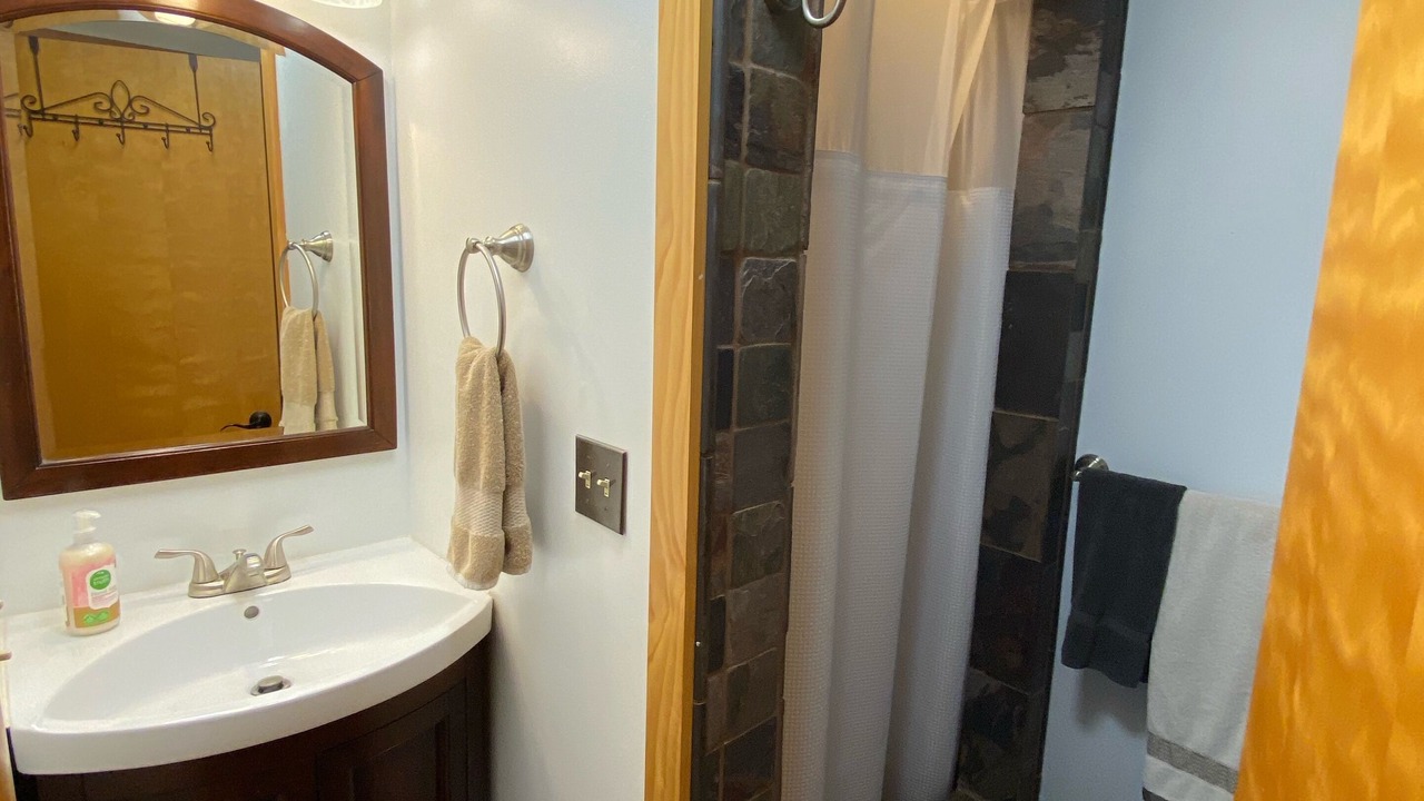 Photo of Bathroom in Maple City
