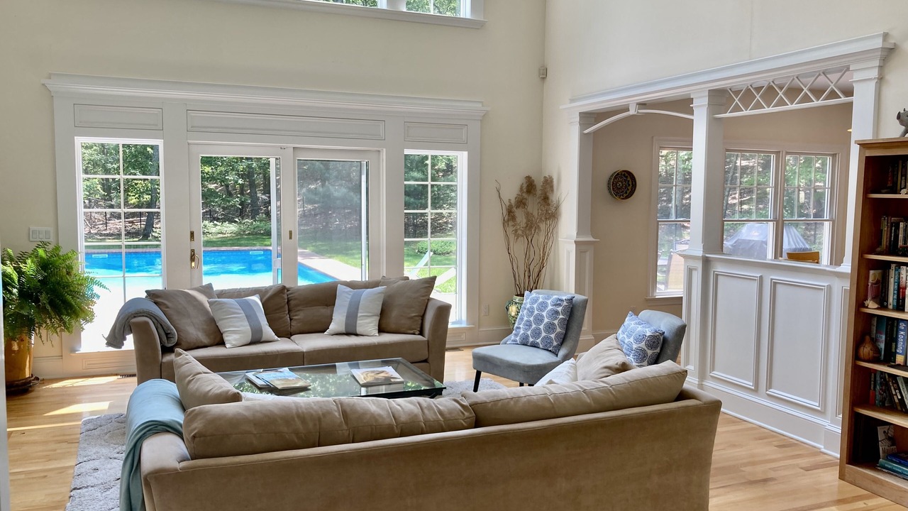 Photo of Livingroom in Northwest Harbor