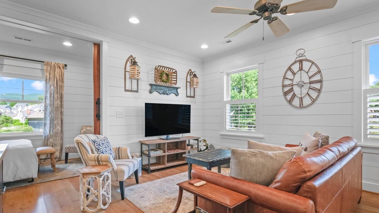 Photo of Bedroom in Batesville