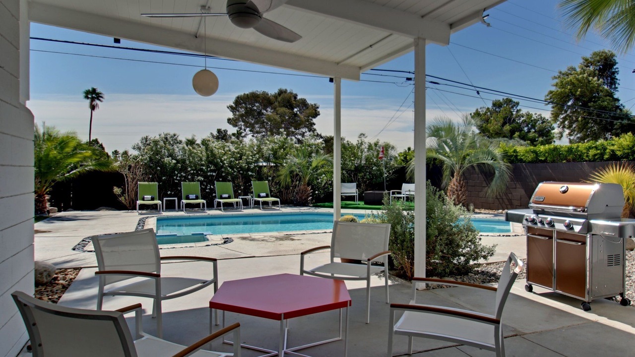 Photo of Outdoor in Racquet Club Estates