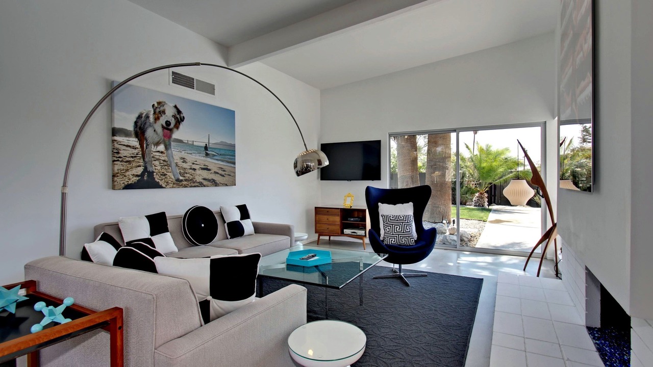 Photo of Livingroom in Racquet Club Estates