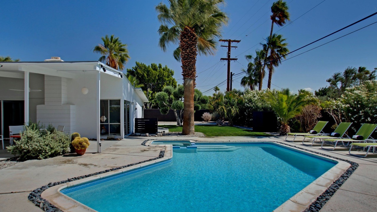 Photo of Outdoor in Racquet Club Estates