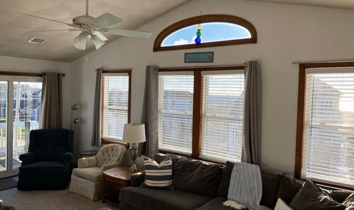 Photo of Livingroom in Eastward Look
