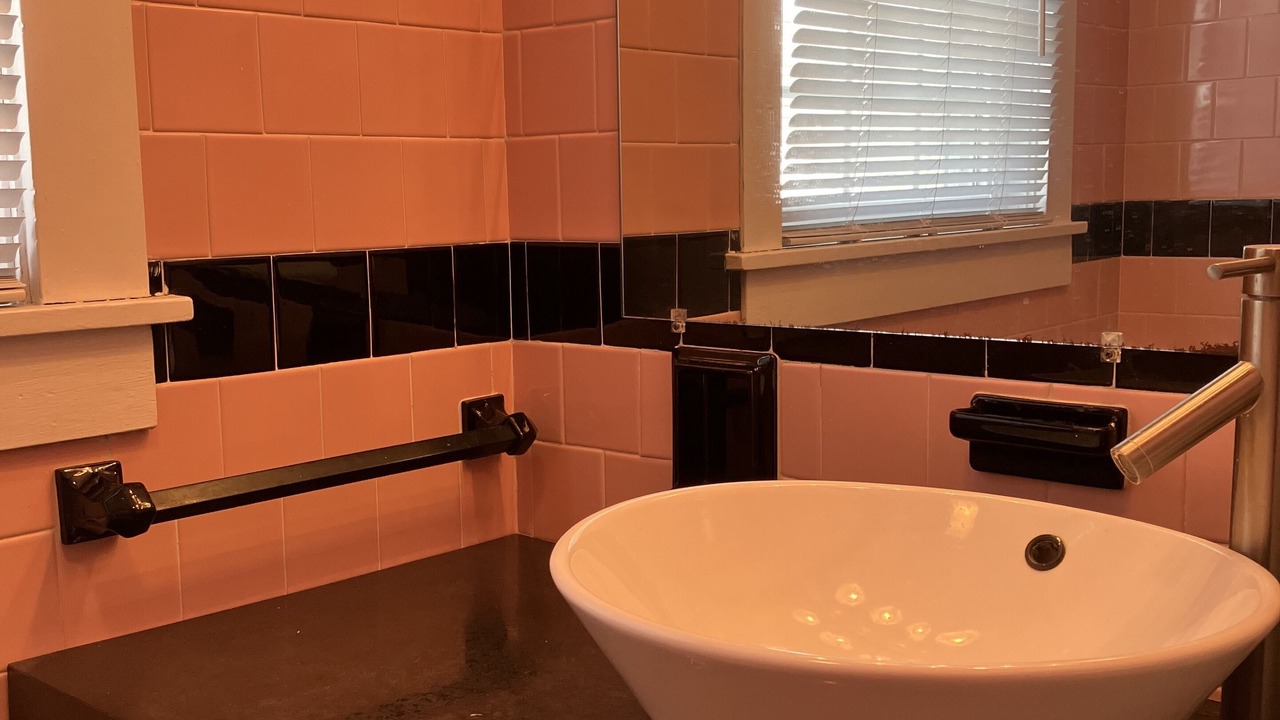Photo of Bathroom in Eastward Look