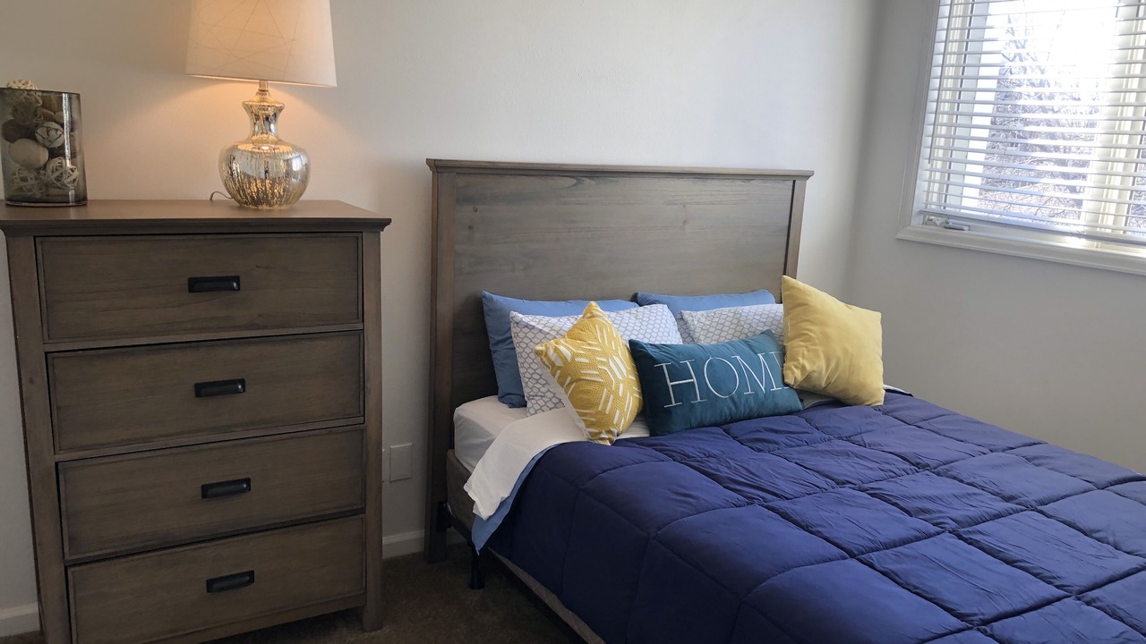 Photo of Bedroom in Glenwood Grove - North Iris