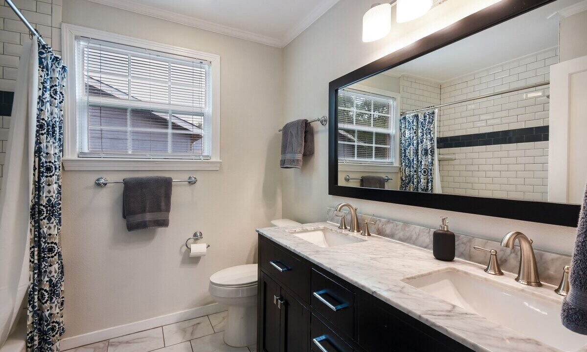 Photo of Bathroom in Brentwood