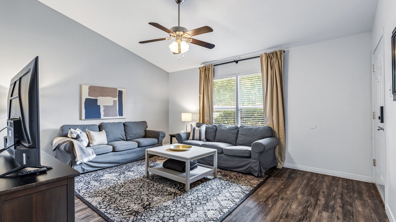 Photo of Livingroom in Westover Hills