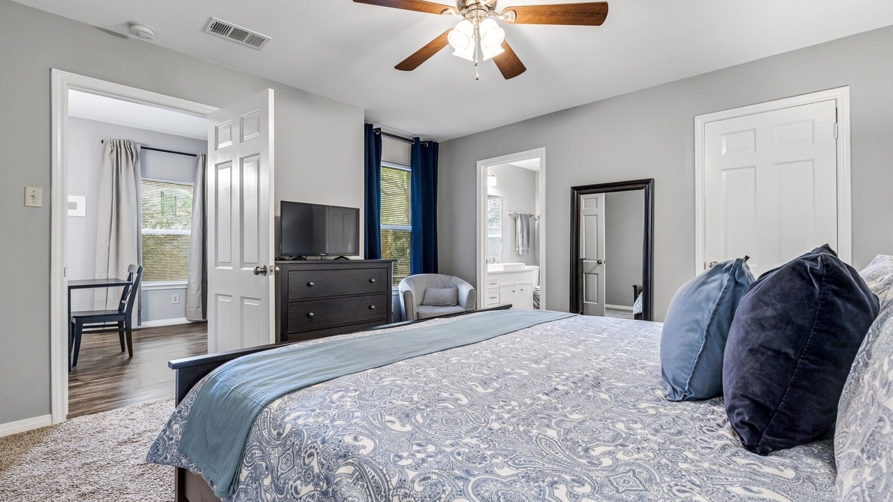 Photo of Bedroom in Westover Hills