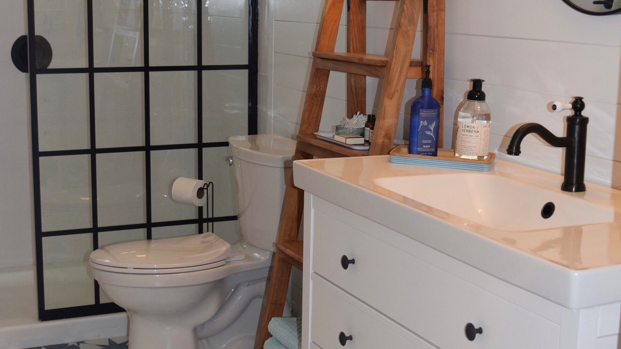Photo of Bathroom in Canyon Lake