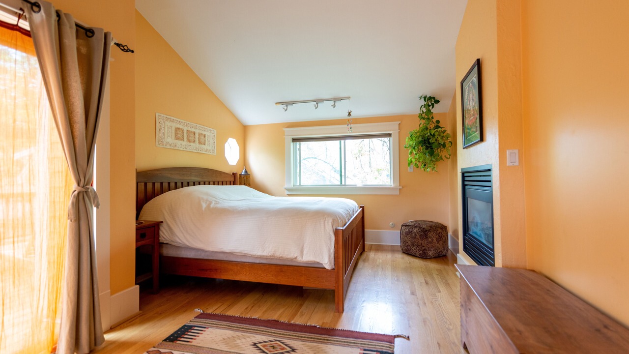 Photo of Bedroom in Whittier