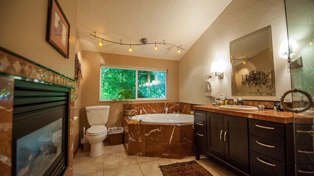 Photo of Bathroom in Whittier