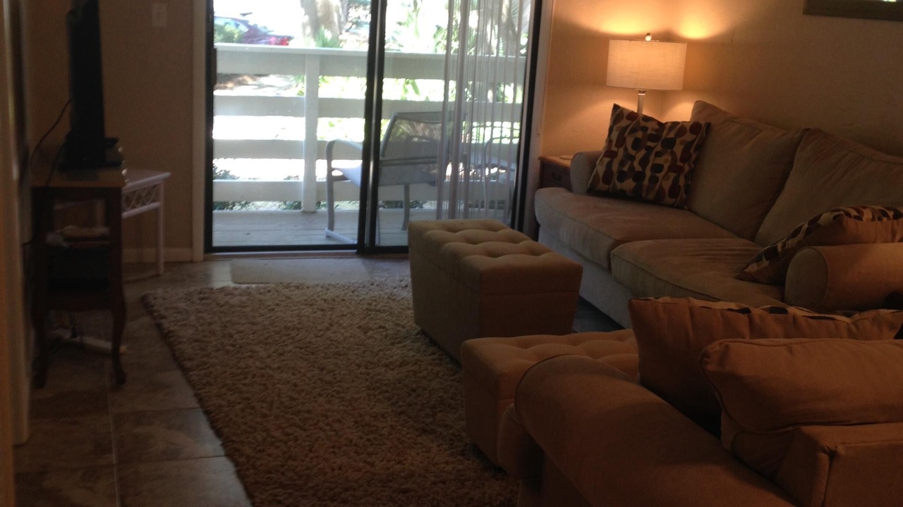 Photo of Livingroom in Folly Field