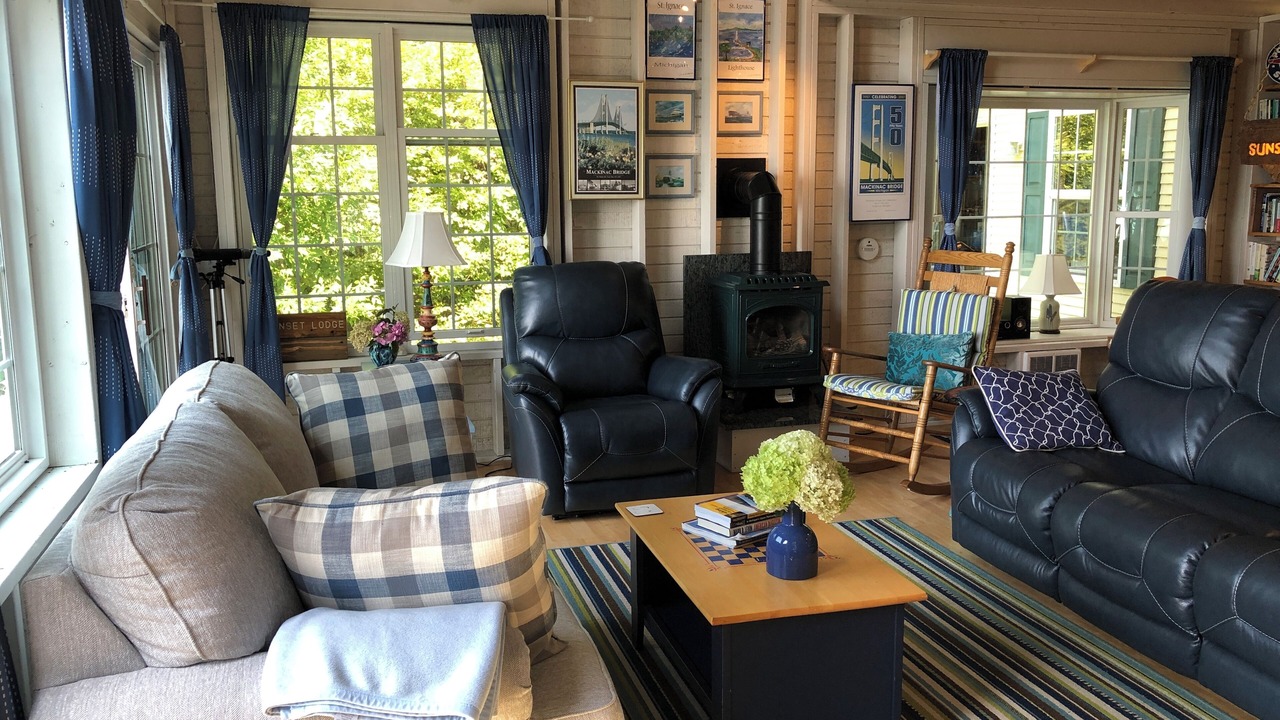 Photo of Livingroom in St Ignace