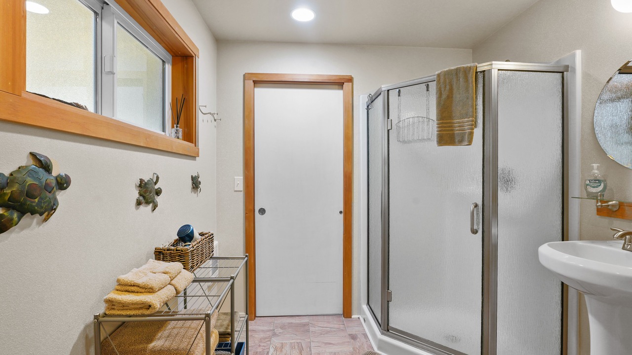 Photo of Bathroom in Neahkahnie Beach