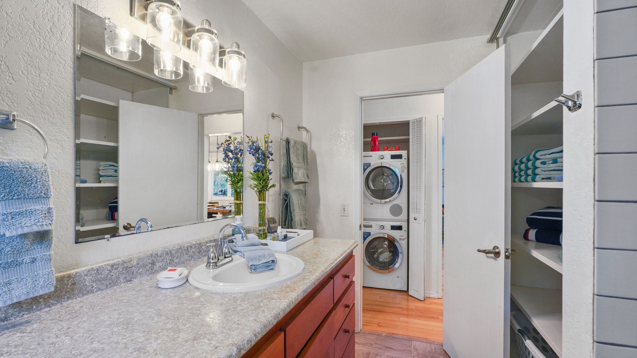 Photo of Bathroom in Neahkahnie Beach