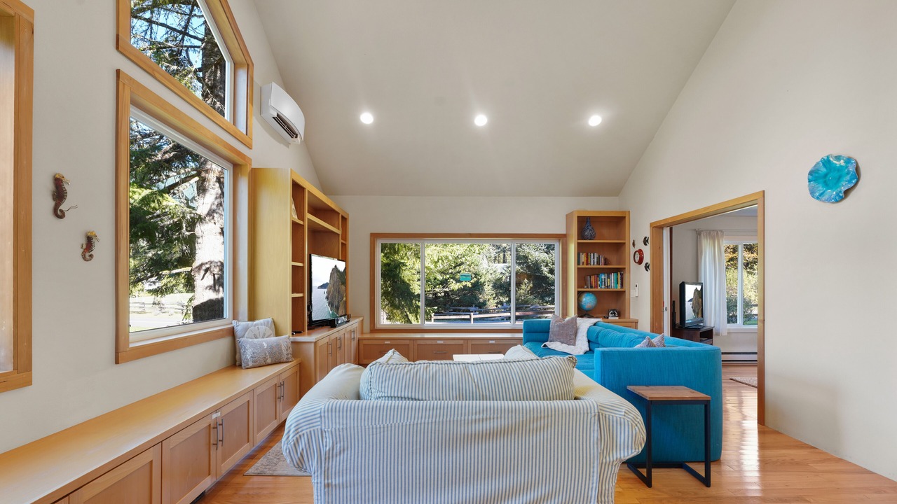 Photo of Livingroom in Neahkahnie Beach