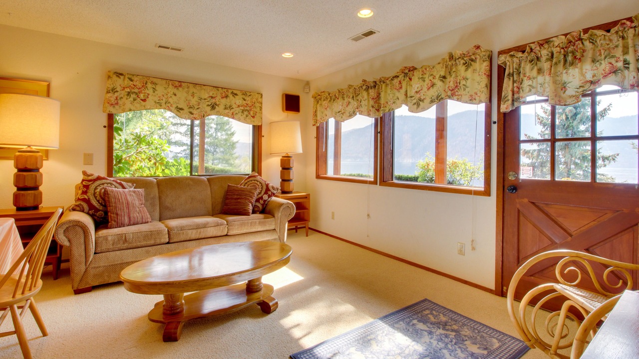 Photo of Livingroom in Manson