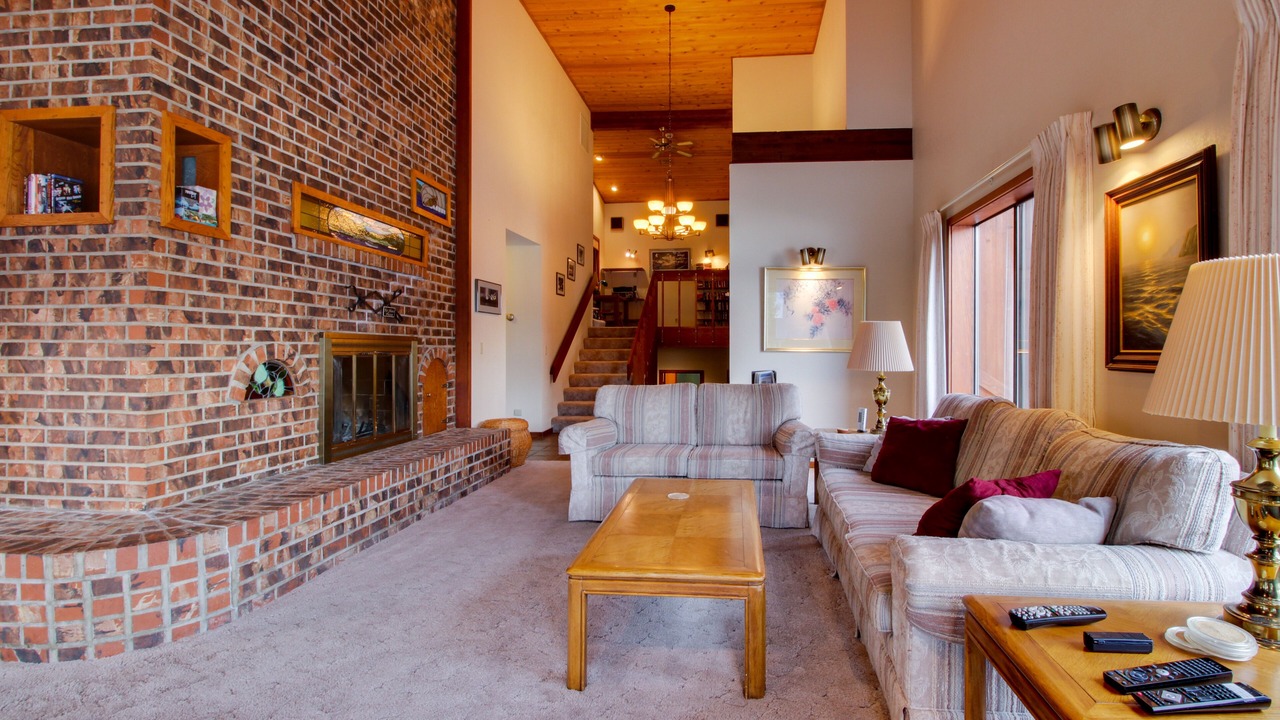 Photo of Livingroom in Manson
