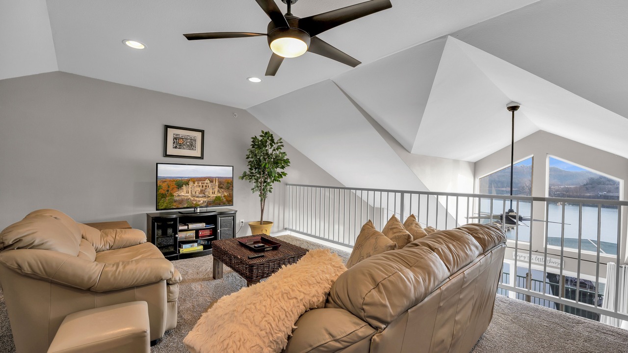 Photo of Livingroom in Camdenton