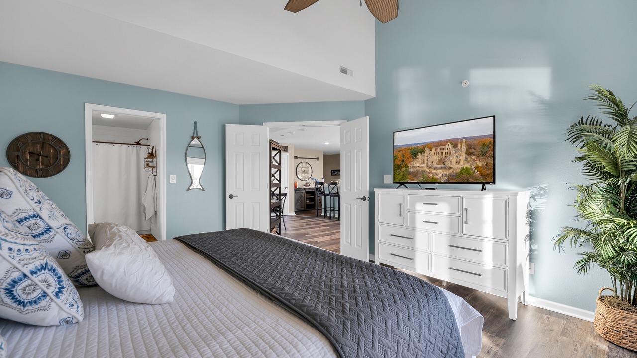 Photo of Bedroom in Camdenton