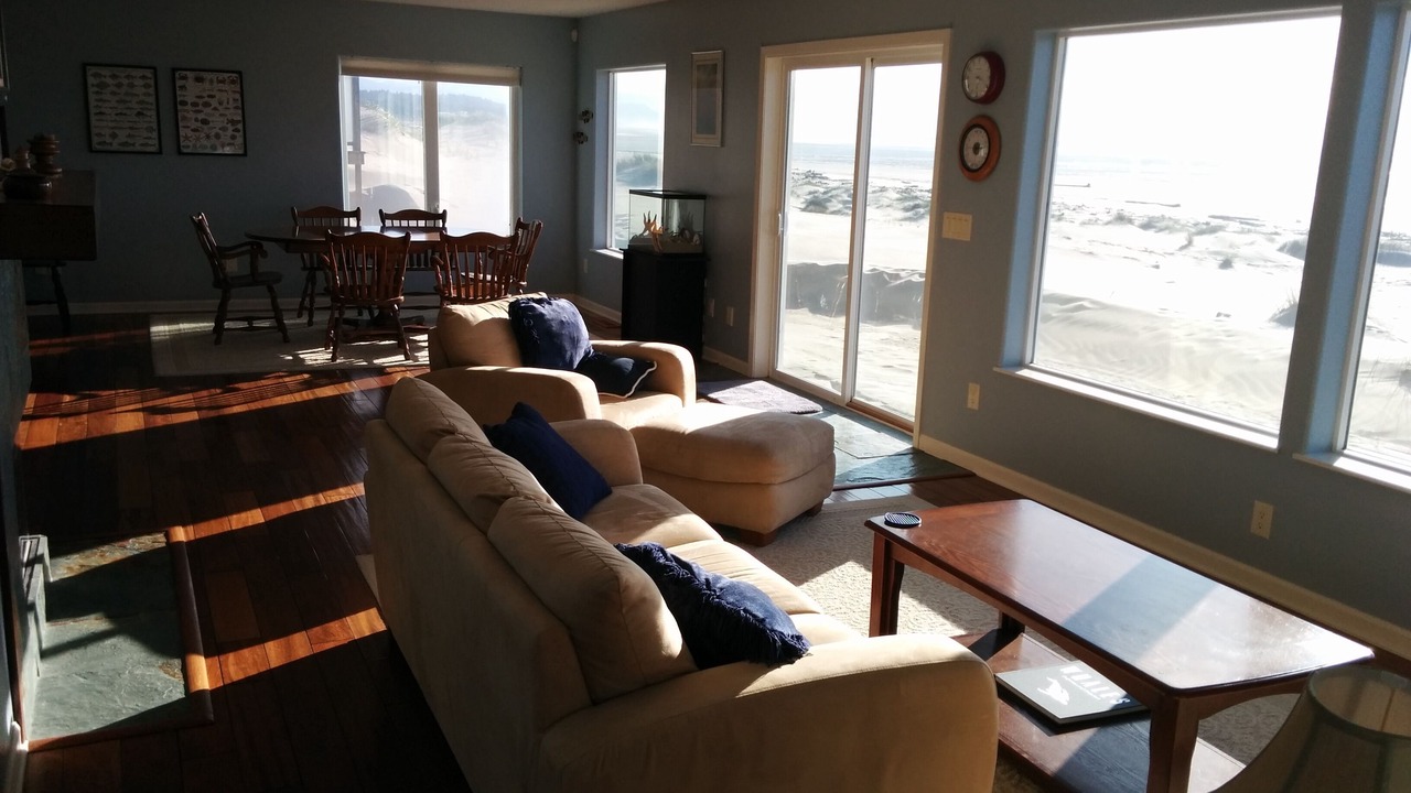 Photo of Livingroom in Bayshore