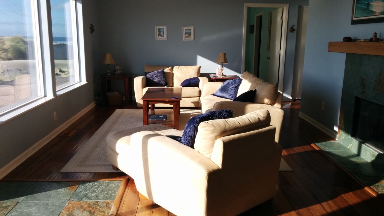 Photo of Livingroom in Bayshore