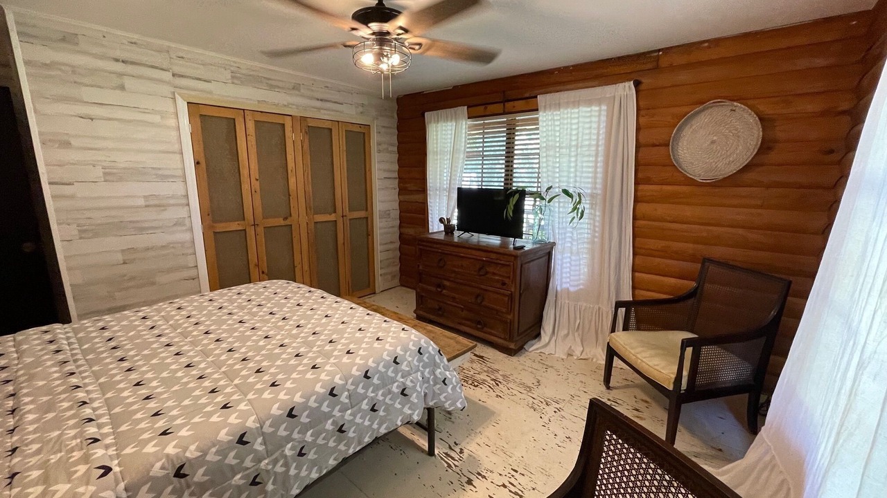 Photo of Bedroom in Reddick