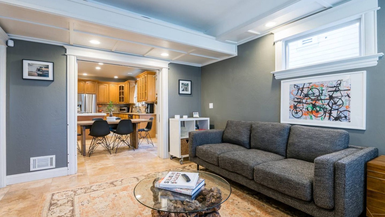 Photo of Livingroom in Northside