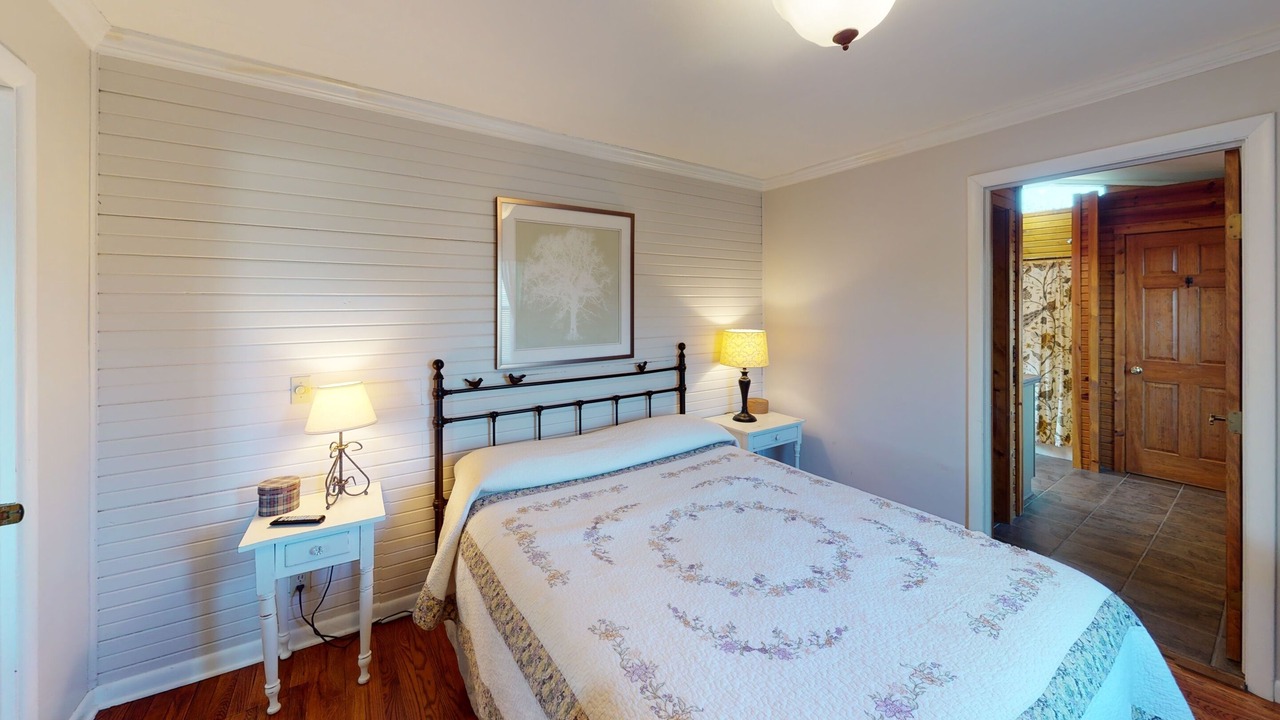 Photo of Bedroom in Nelsonville