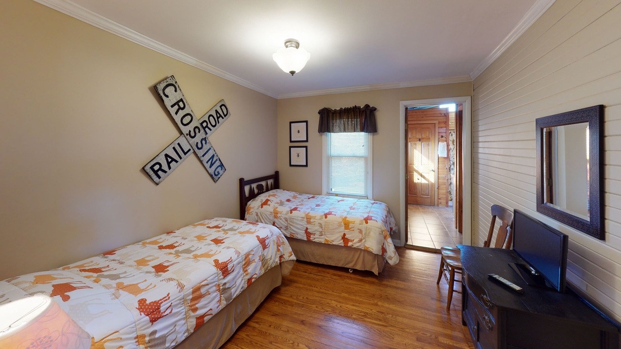 Photo of Bedroom in Nelsonville