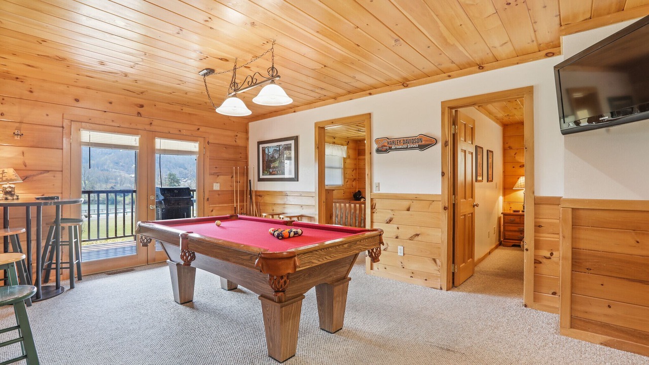 Photo of Bedroom in Wears Valley