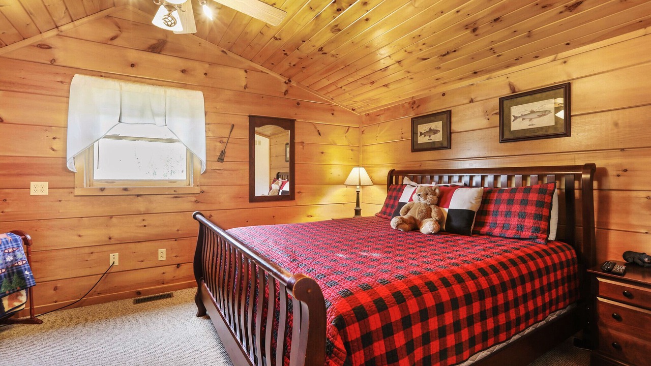 Photo of Bedroom in Wears Valley